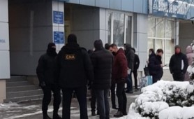 Schemă de corupţie cu permise de conducere, identificată de CNA. Sunt vizaţi angajaţi ai ASP, instructori auto şi circa 100 de beneficiari